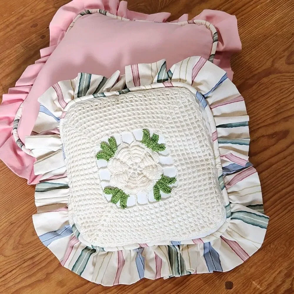 Vtg Crochet Pillow Set Cottage Shabby Cottagecore Decor Grandma Ruffle Pink Bed